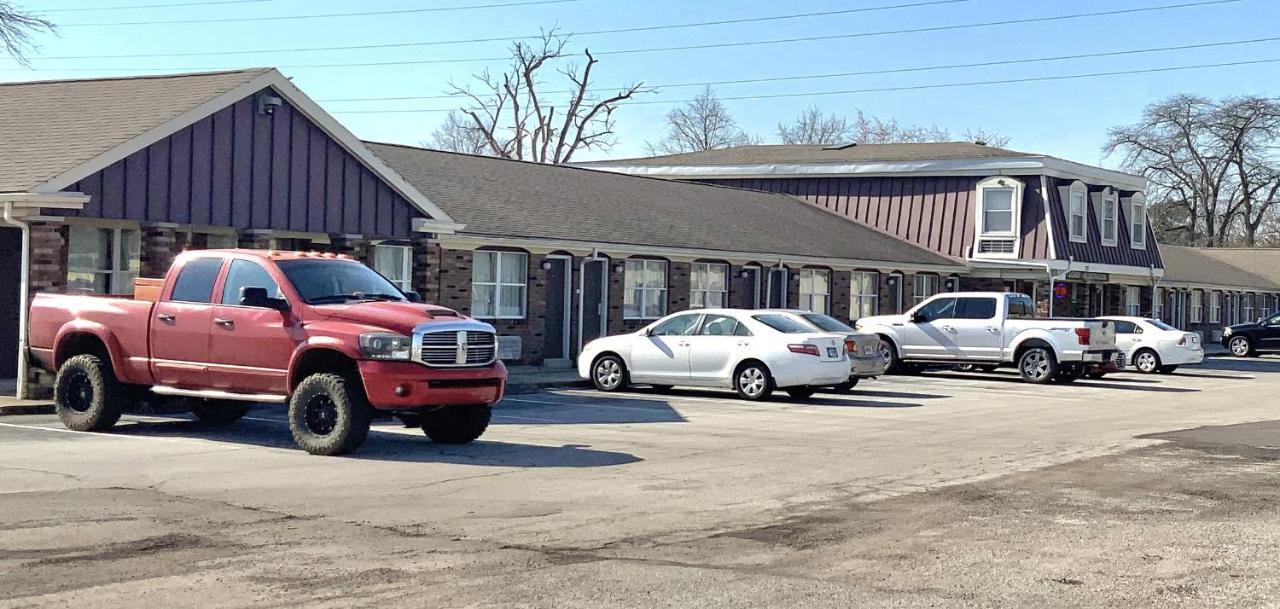 Country Club & 2* Fostoria