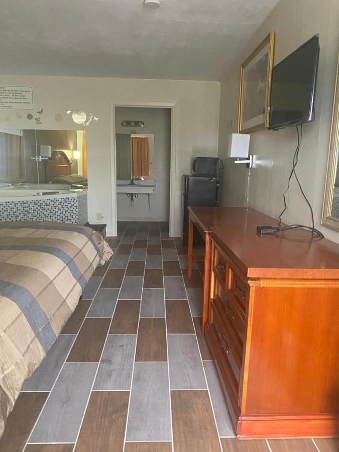 Country Club & Hotel