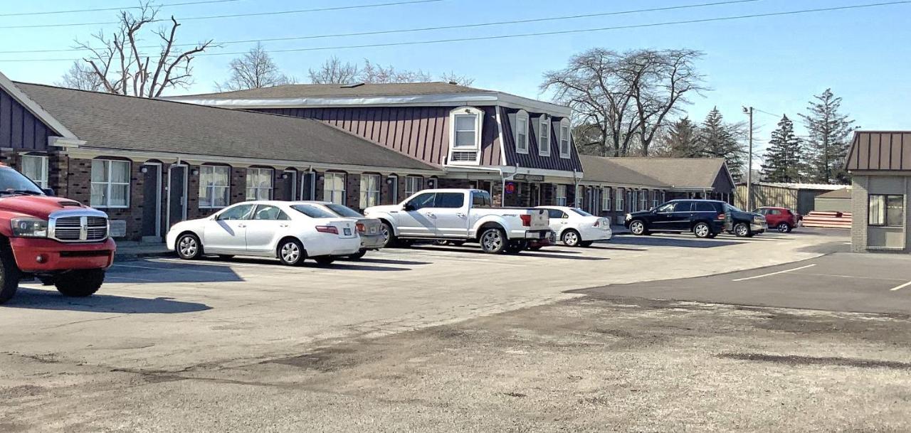 Country Club & Fostoria