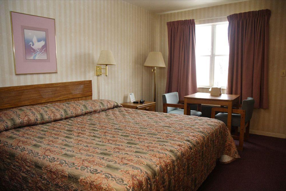 Country Club & 2* Fostoria