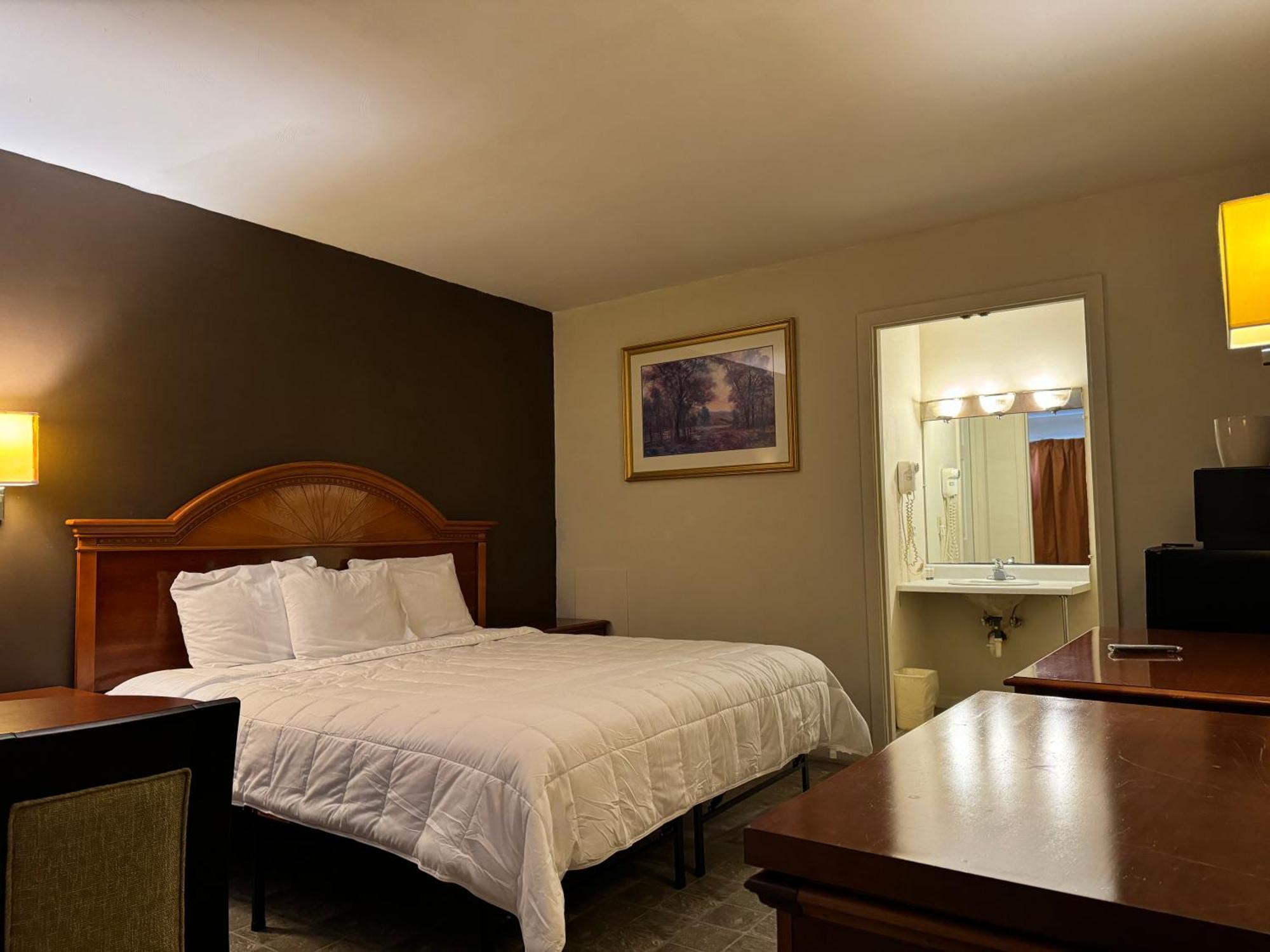 Country Club & Hotel 2*