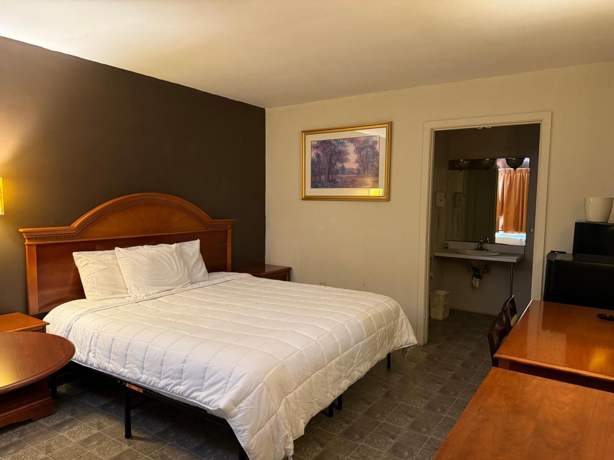 Country Club & Hotel 2*