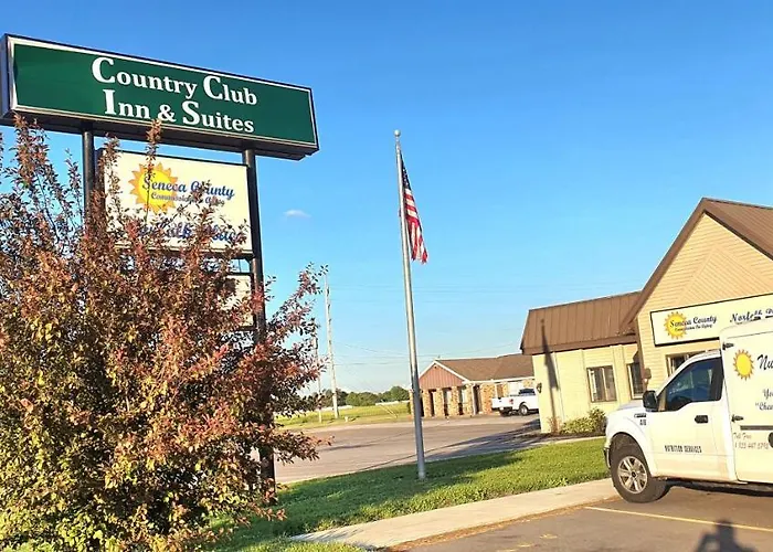 Country Club Inn & Suites
